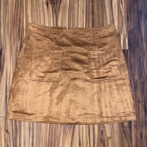 Old Navy Dresses & Skirts - Faux suede mini skirt